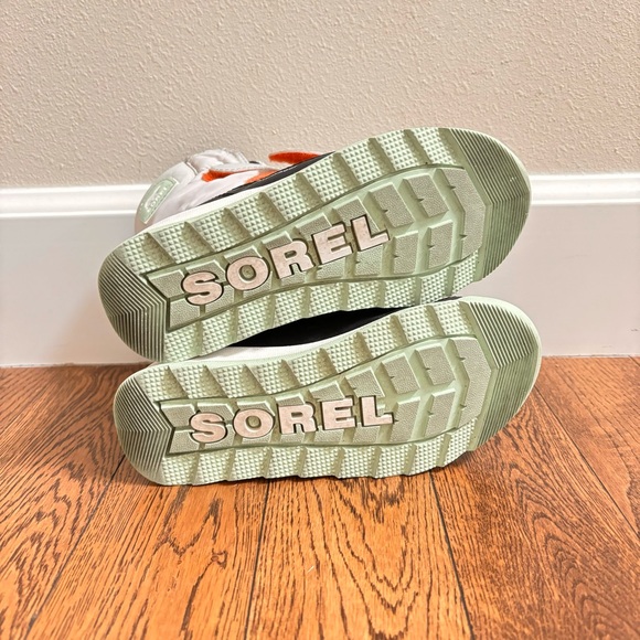 EUC UNISEX SOREL WHITNEY II WATER PROOF SHOES YOUTH SZ 13 - Picture 2 of 6